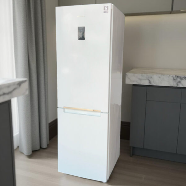 Koelvriescombinatie SAMSUNG NoFrost 350liter A++ RB33J3205WW Outlet €199,-