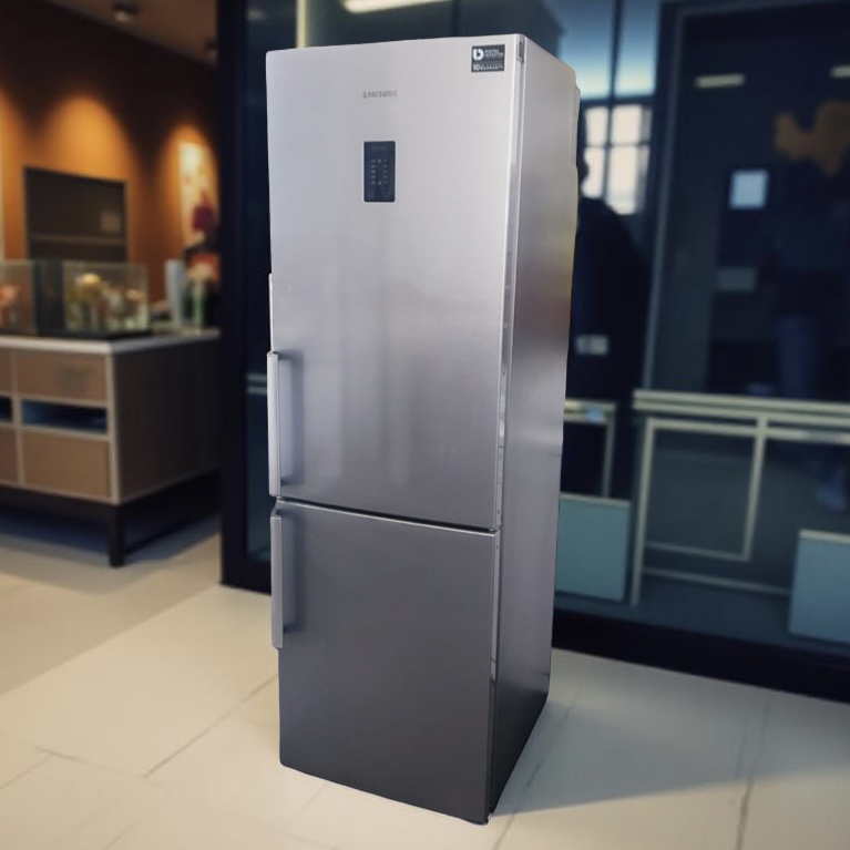 Koelvriescombinatie SAMSUNG NoFrost 328liter RB33J3315SA Outlet €199,-